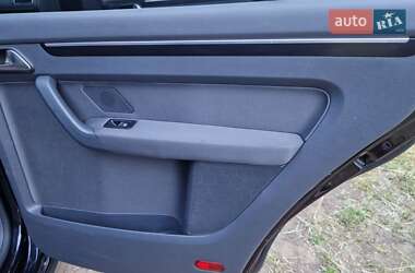Минивэн Volkswagen Touran 2012 в 