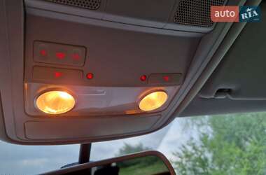 Минивэн Volkswagen Touran 2012 в 