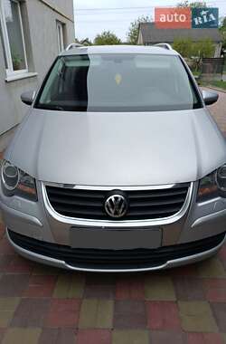 Минивэн Volkswagen Touran 2010 в Горохове