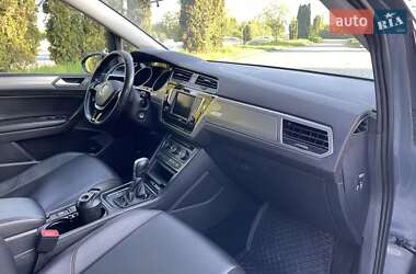 Минивэн Volkswagen Touran 2016 в 