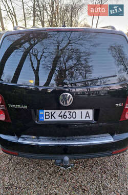 Минивэн Volkswagen Touran 2008 в 