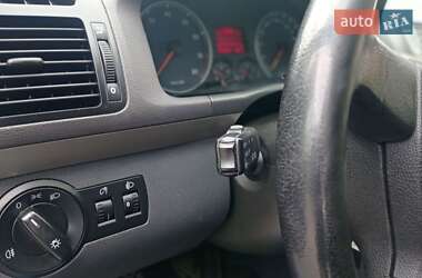Мінівен Volkswagen Touran 2007 в 