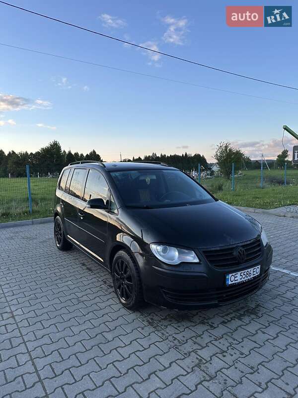 Минивэн Volkswagen Touran 2007 в Черновцах