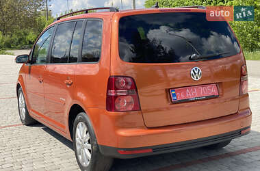 Мінівен Volkswagen Touran 2009 в 
