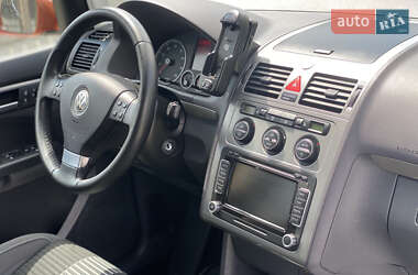 Мінівен Volkswagen Touran 2009 в 