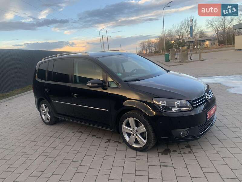 Мінівен Volkswagen Touran 2014 в Чернівцях