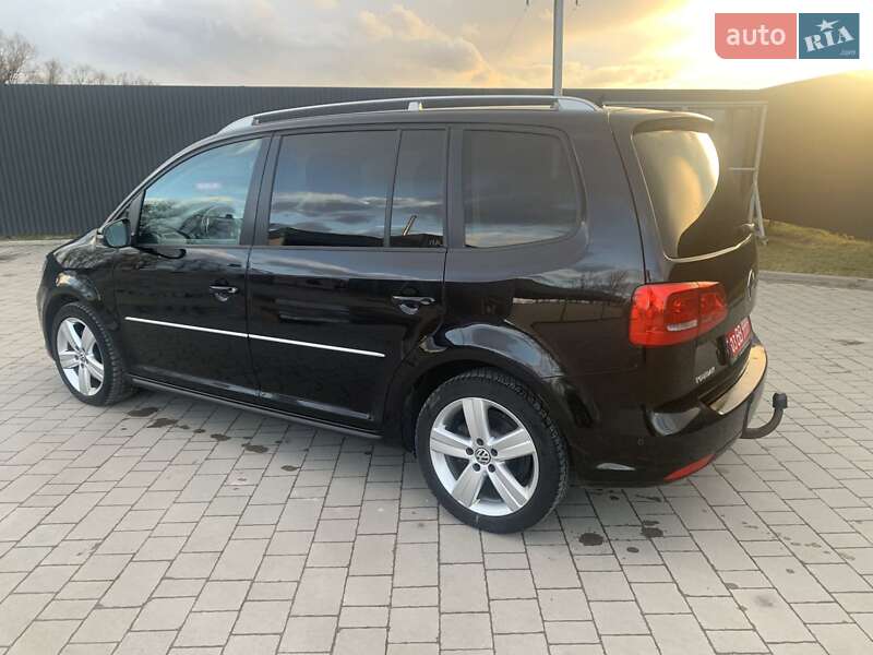 Мінівен Volkswagen Touran 2014 в Чернівцях