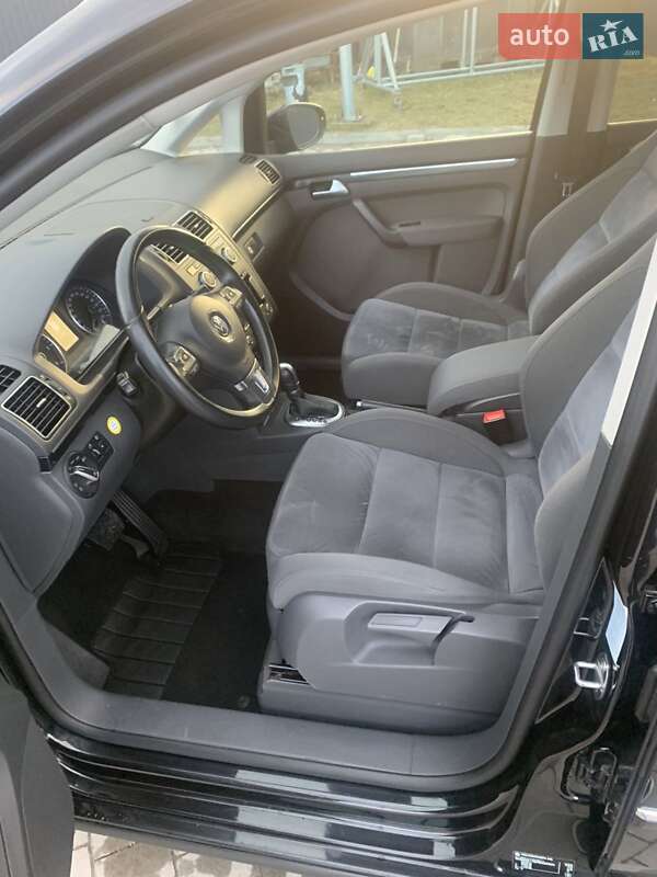 Мінівен Volkswagen Touran 2014 в Чернівцях