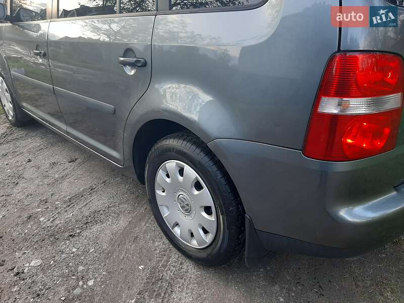 Минивэн Volkswagen Touran 2004 в Полтаве