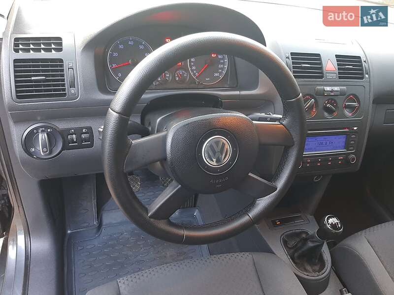Минивэн Volkswagen Touran 2004 в Полтаве