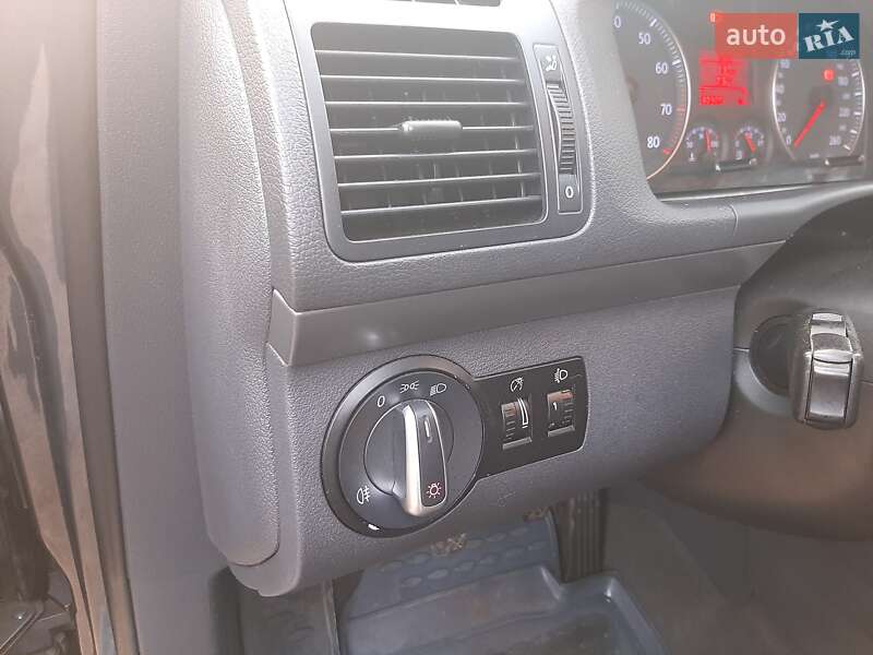 Минивэн Volkswagen Touran 2004 в Полтаве
