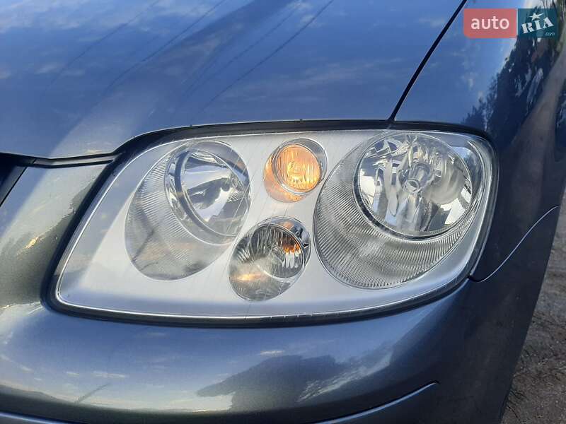 Минивэн Volkswagen Touran 2004 в Полтаве