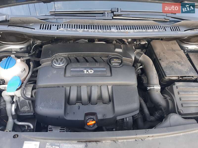 Минивэн Volkswagen Touran 2004 в Полтаве