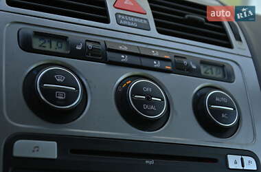 Минивэн Volkswagen Touran 2007 в 
