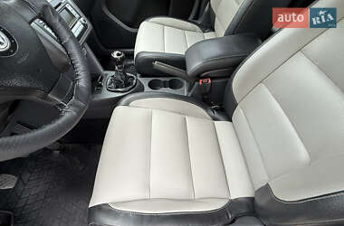 Мінівен Volkswagen Touran 2008 в 
