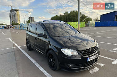 Минивэн Volkswagen Touran 2008 в Киеве