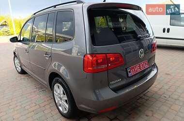 Мінівен Volkswagen Touran 2011 в 