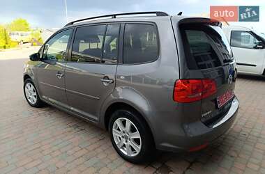 Мінівен Volkswagen Touran 2011 в 