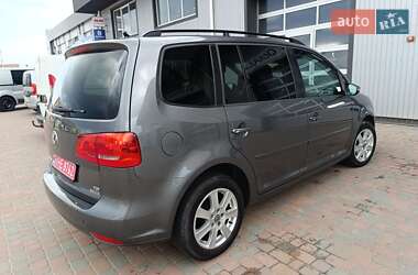 Мінівен Volkswagen Touran 2011 в 