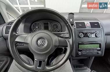 Мінівен Volkswagen Touran 2011 в 