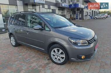 Мінівен Volkswagen Touran 2011 в 