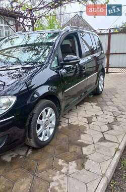 Мінівен Volkswagen Touran 2010 в 