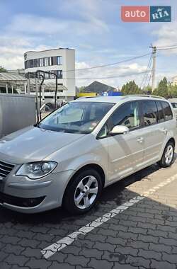 Минивэн Volkswagen Touran 2008 в Луцке