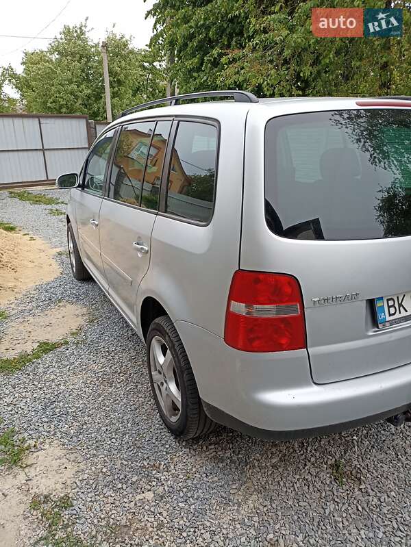 Мінівен Volkswagen Touran 2004 в Рівному