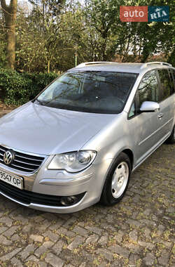 Минивэн Volkswagen Touran 2006 в 