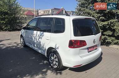 Мінівен Volkswagen Touran 2015 в 