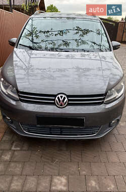 Минивэн Volkswagen Touran 2011 в Хусте