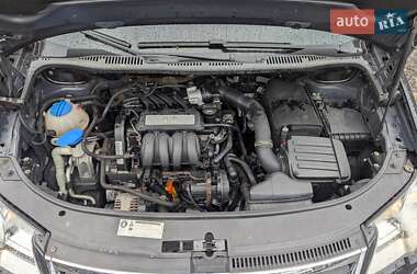 Минивэн Volkswagen Touran 2009 в 