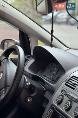 Минивэн Volkswagen Touran 2008 в 