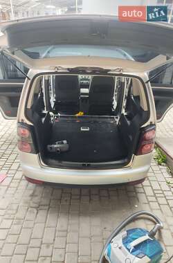 Минивэн Volkswagen Touran 2008 в 