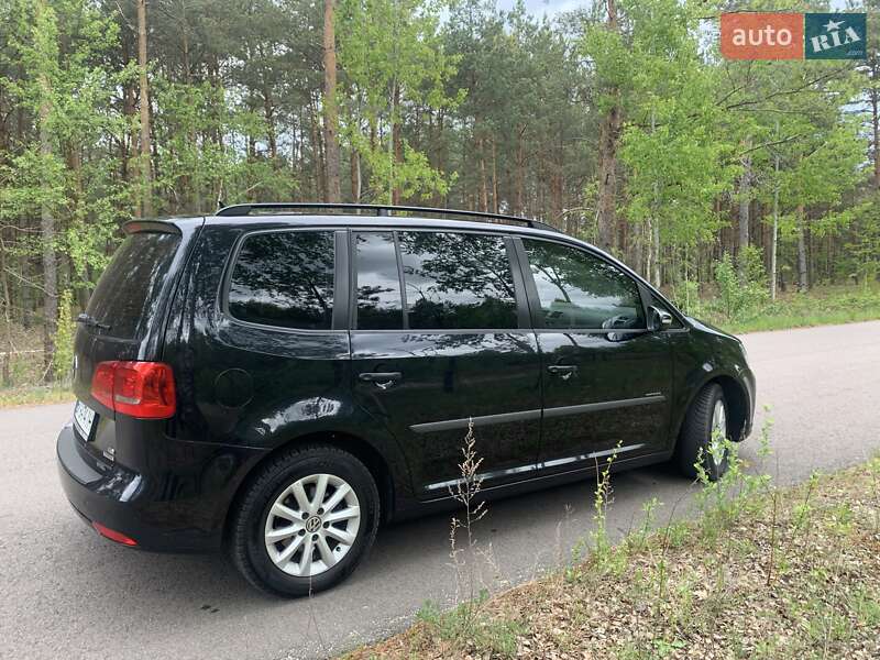 Мінівен Volkswagen Touran 2011 в Зарічному