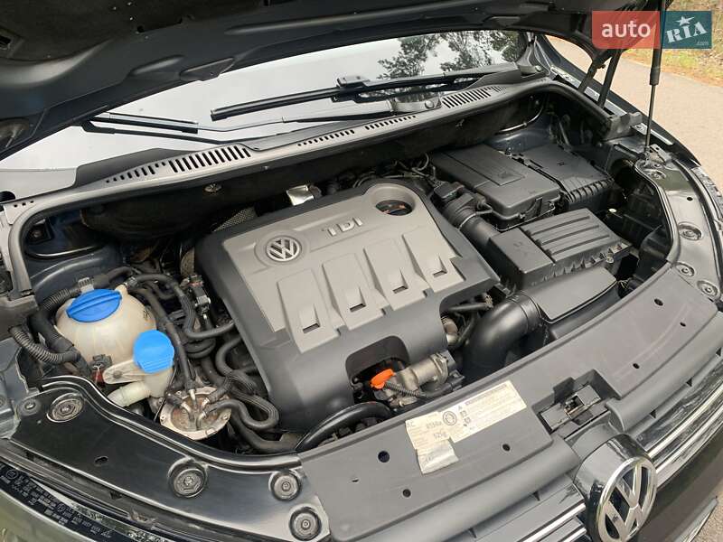 Мінівен Volkswagen Touran 2011 в Зарічному