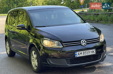 Мінівен Volkswagen Touran 2014 в 