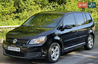 Мінівен Volkswagen Touran 2014 в 
