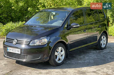 Мінівен Volkswagen Touran 2014 в 
