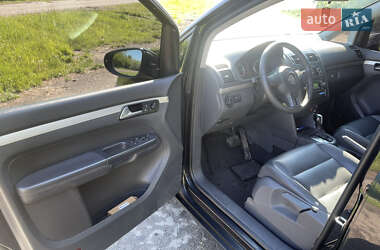 Мінівен Volkswagen Touran 2014 в 