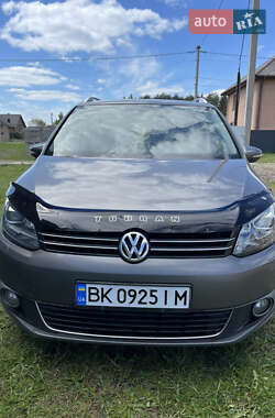 Мінівен Volkswagen Touran 2010 в Луцьку
