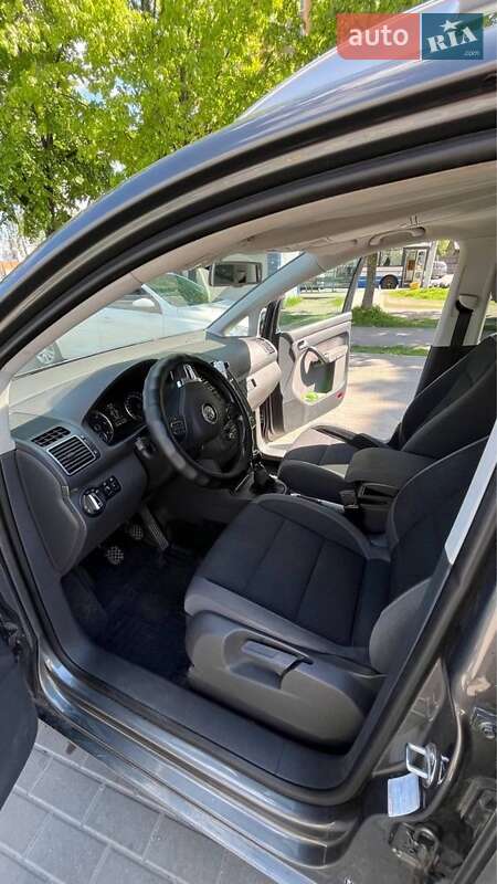 Минивэн Volkswagen Touran 2011 в Белой Церкви