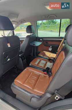 Минивэн Volkswagen Touran 2007 в 