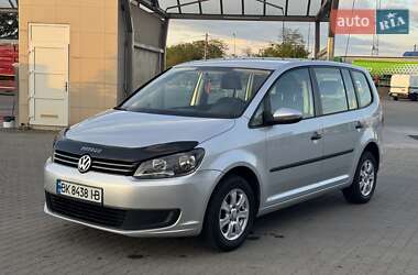 Минивэн Volkswagen Touran 2010 в Сарнах