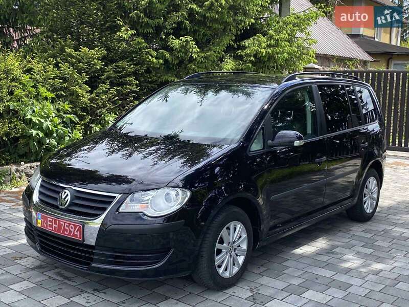Минивэн Volkswagen Touran 2009 в Вознесенске