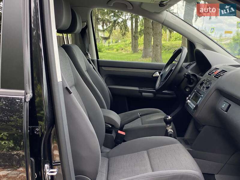 Минивэн Volkswagen Touran 2009 в Вознесенске