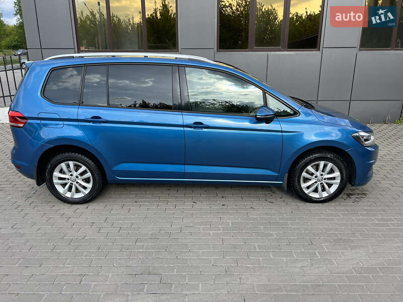 Микровэн Volkswagen Touran 2016 в 