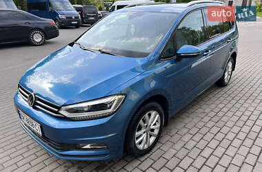 Микровэн Volkswagen Touran 2016 в 