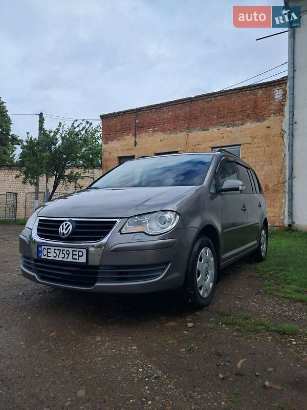 Мінівен Volkswagen Touran 2009 в 