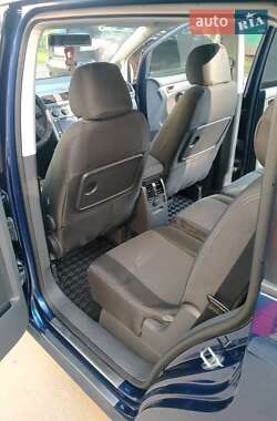 Минивэн Volkswagen Touran 2007 в 